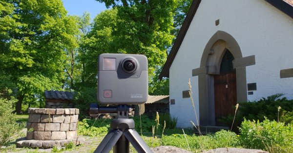 Bilde Av Et GoPro Kamera Utenfor Kapellet På Borgarsyssel Museum